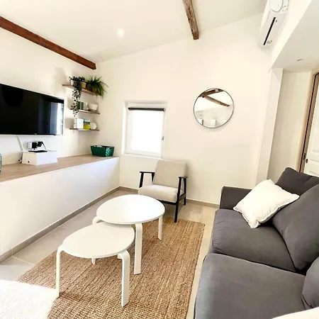 Old - 1 Bedroom - 4 People Lägenhet Antibes